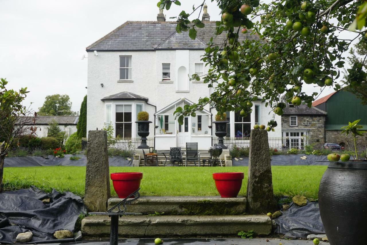 Gasthaus Mount Pleasant Country House Lucan Exterior foto